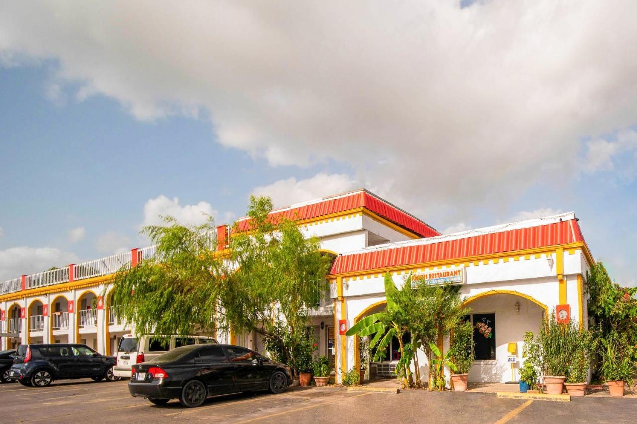 Hotel O Houston East Channelview I-10 Exterior foto