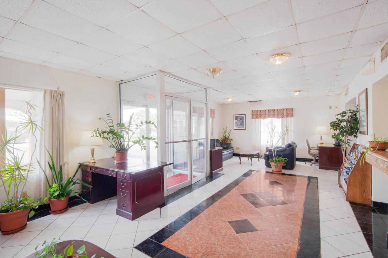 Hotel O Houston East Channelview I-10 Exterior foto